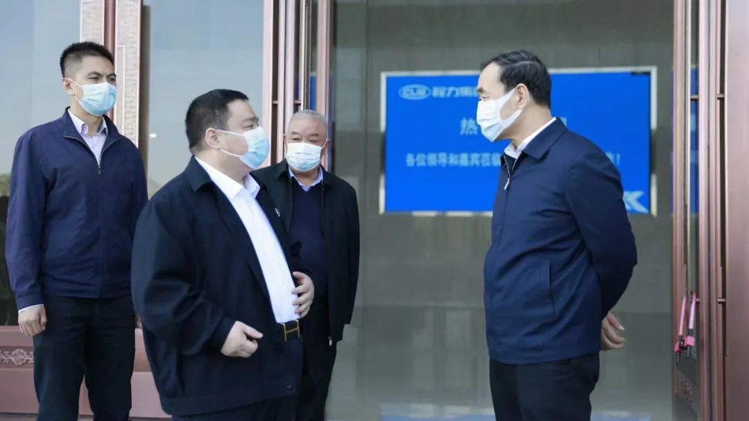 氫燃料電池整車及新能源中卡、重卡生產(chǎn)線將落戶隨州程力汽車集團(tuán)----湖北省副省長趙海山一行領(lǐng)導(dǎo)視察程力汽車集團(tuán)指導(dǎo)工作