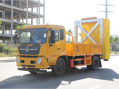 東風(fēng)天錦康機230馬力防撞緩沖車（新款包）